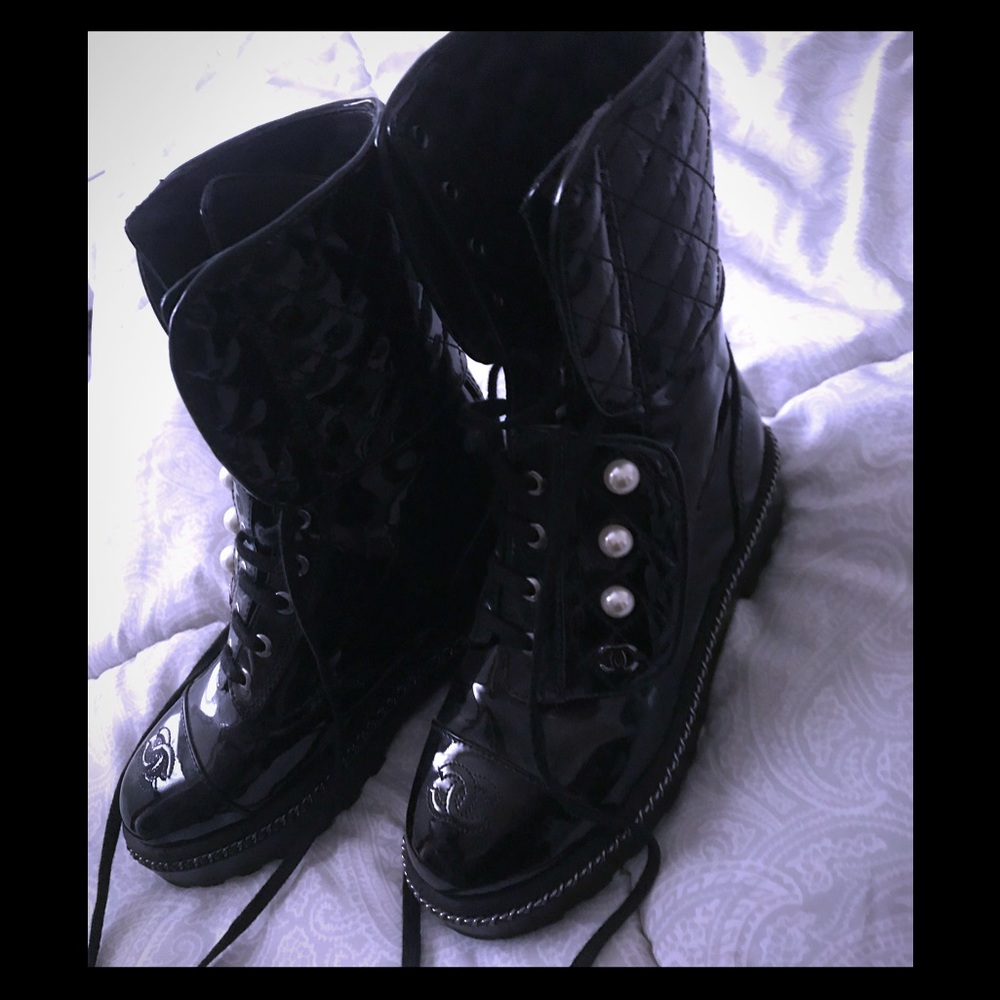 Chanel Combat boots with pearls (shiny black)